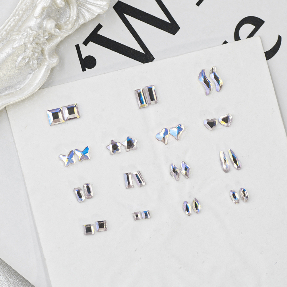 เพชรคริสตัลใส รูปผีเสื้อ หัวใจ พื้นแบน ขนาดเล็ก สําหรับตกแต่งเล็บ DIY 50 ชิ้น ต่อแพ็ก
