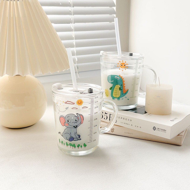 แก้วน้ำเด็ก แก้วน้ำเด็กลายการ์ตูน น่ารัก ขวดน้ำ พร้อมฝาปิดและหลอด 350 ML