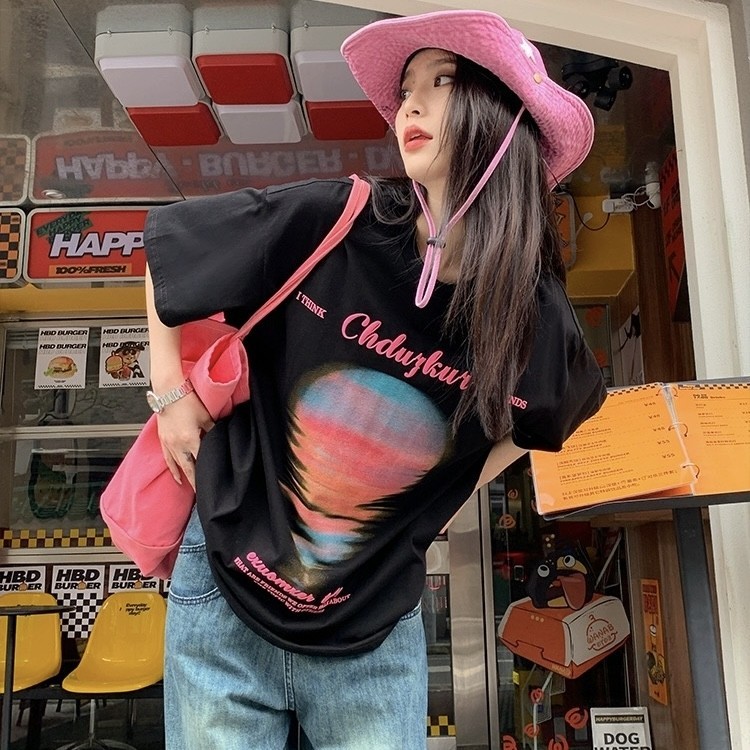 【S-3XL】เสื้อยืดลําลอง แขนสั้น คอกลม พิมพ์ลายการ์ตูนญี่ปุ่น แนวสตรีท อเนกประสงค์ ขนาดใหญ่ สําหรับผู้ชาย และผู้หญิง