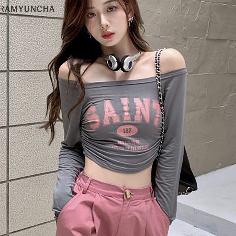 เสื้อครอปท็อปแขนยาว เปิดไหล่ เข้ารูป พิมพ์ลายตัวอักษร แฟชั่นฤดูใบไม้ร่วง สําหรับผู้หญิง