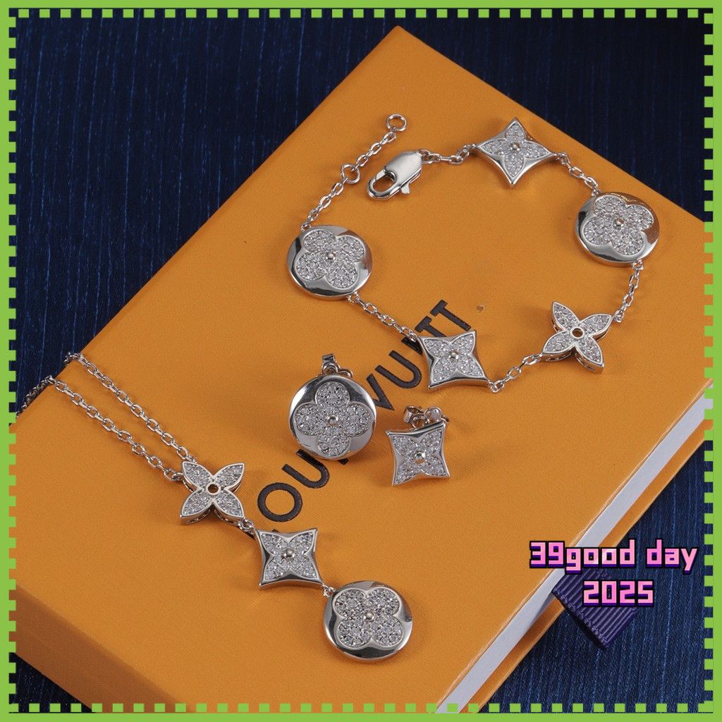 [L-home] สร้อยข้อมือแฟชั่นหรูหรา Silver Diamond Clover หญิง/ 52148