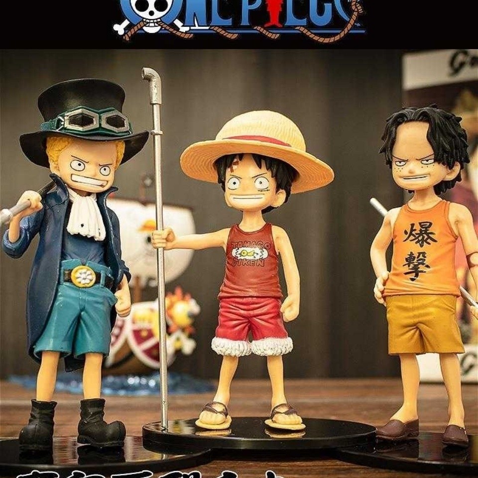 One Piece รูป Luffy Ace Sabo Sanji Sauron ในวัยเด็ก Three Brothers ของขวัญวันเกิดรถตกแต่งเค้ก 2001