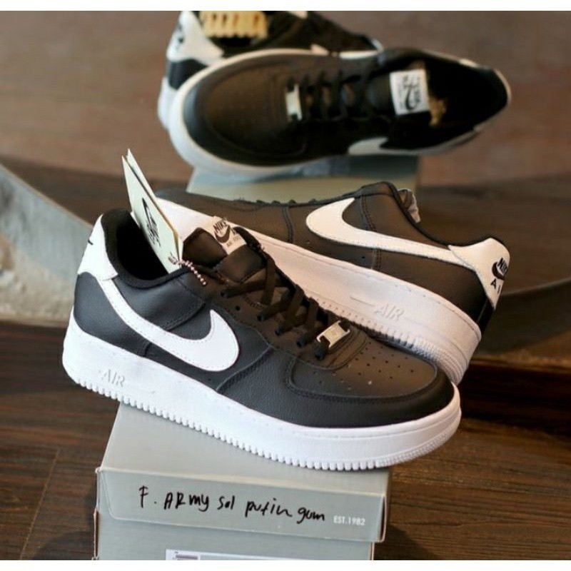 Nike Air Force 1 รองเท้าพรีเมี่ยม สีดํา สีขาว
