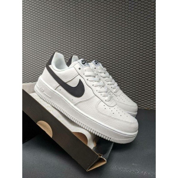 Nike Air Force1 รองเท้าผ้าใบ สีขาว สีดํา