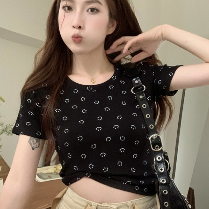 Ningfashion เสื้อครอปตัวสั้น ผู้หญิง ลาย ยิ้ม ผ้ายืด รุ่น WT12