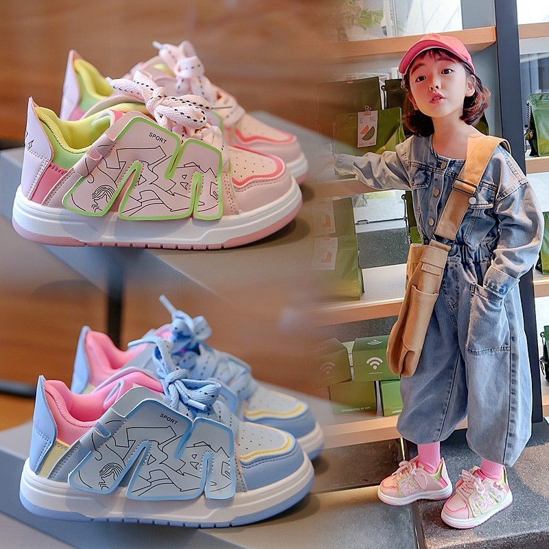รองเท้าผ้าใบ หนังนิ่ม ระบายอากาศ กันลื่น สีพื้น เข้ากับทุกการแต่งกาย แฟชั่นฤดูใบไม้ผลิ และฤดูใบไม้ร่วง สําหรับเด็กผู้หญิง 2023