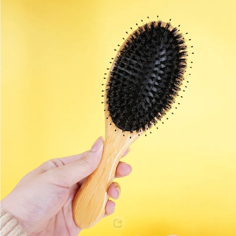 RABBITMALL Hair Brush หวีไม้ขนหมูเเท้ ขนหมูอัดแน่น หวีลดผมร่วง ช่วยให้ผมเงางาม แก้ผมพันกัน ช่วยนวดศีรษะ