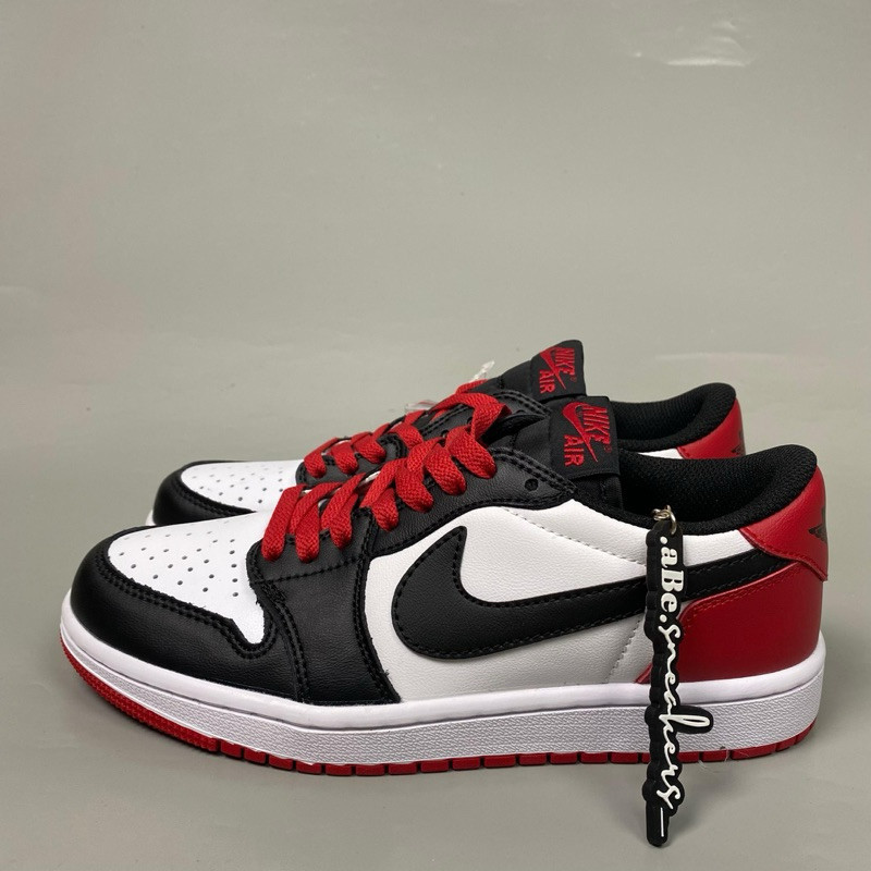 Nike Air Jordan 1 Low Og สีดำสีแดง  ร้อย
