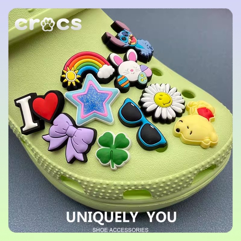 Crocs jibbitz รองเท้าการ์ตูนน่ารัก อุปกรณ์เสริม รองเท้าพีวีซีคุณภาพสูง ดอกไม้