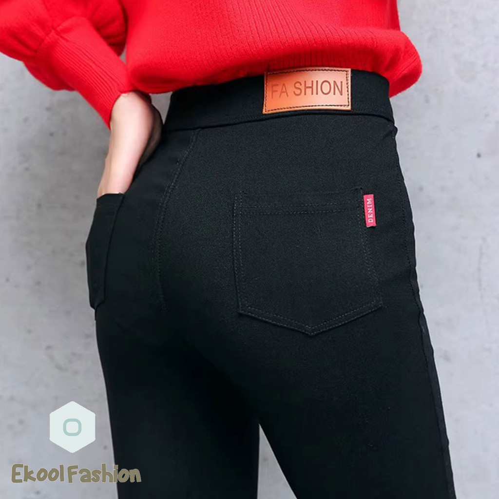 กางเกงยีน​ส์ขา​ยาว​เอว​สูง​ผ้ายืด ทรงเข้ารูปทรงสวยมาก ใส่สบาย​เข้ารูป​ใส่กับอะ​ไรก็สวย