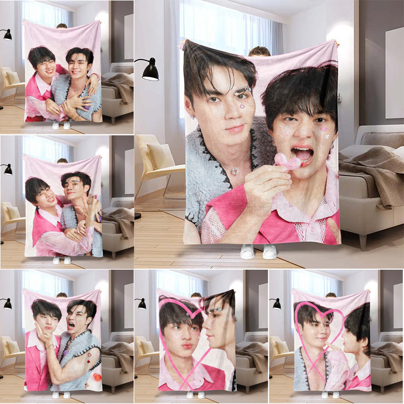 Zeenunew ผ้าห่มสักหลาด ZeePruk & NuNew โซฟาผ้าห่มของขวัญที่ใช้งานได้จริงสําหรับ Families One Side พิมพ์ผ้าห่มสักหลาดผ้าห่มเครื่องปรับอากาศสํานักงาน Nap
