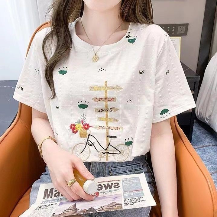 เสื้อยืดแขนสั้นสีขาวผู้หญิงสไตล์ใหม่อินเทรนด์ 2023 เสื้อผ้าฤดูร้อนหลวมปักพิมพ์เสื้อยืดผู้หญิงด้านบน