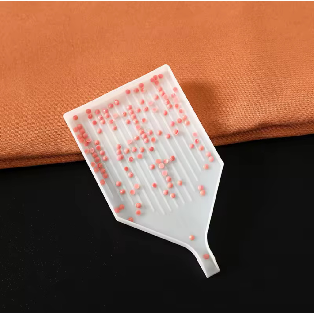 ( ถาดคัดเพชร มี5แบบให้เลือก) ถาดเรียงเพชร คัดไซส์เพชร ช่วยให้การเลือกเพชร มุก หมุด จิว แต่งเล็บ ได้ง่ายขึ้น อุปกรณ์ทำ... - รูปที่ 2