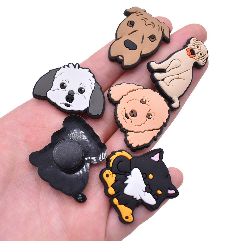 Jibbitz อุปกรณ์เสริมหัวเข็มขัด ยางนิ่ม กันน้ํา ลายการ์ตูนสุนัข ดอกไม้ สําหรับตกแต่งรองเท้า Crocs Diy