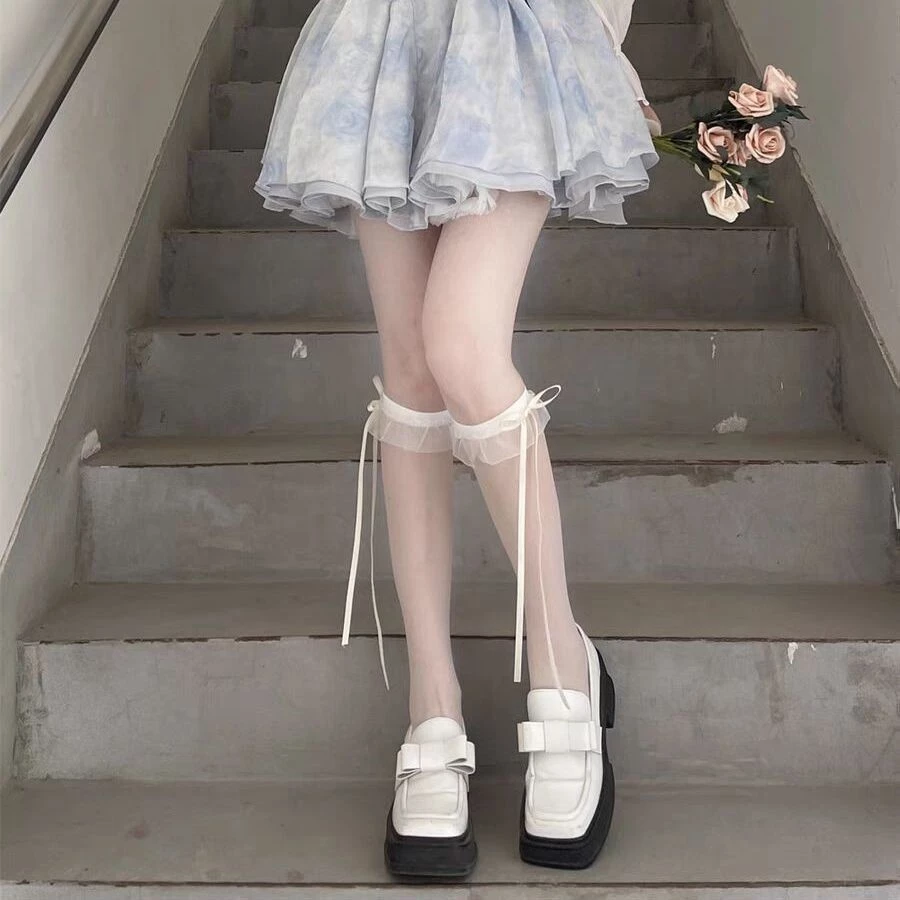 ถุงน่องสูงถึงเข่า แต่งลูกไม้ สีดํา และสีขาว แฟชั่นฤดูร้อน สไตล์โลลิต้า สําหรับสตรี