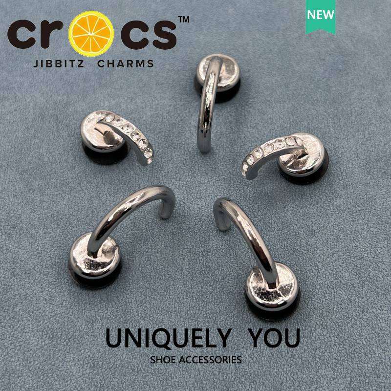 jibbitz crocs แท้ อุปกรณ์เสริมตะขอโลหะ สีเงิน สําหรับรองเท้า crocs