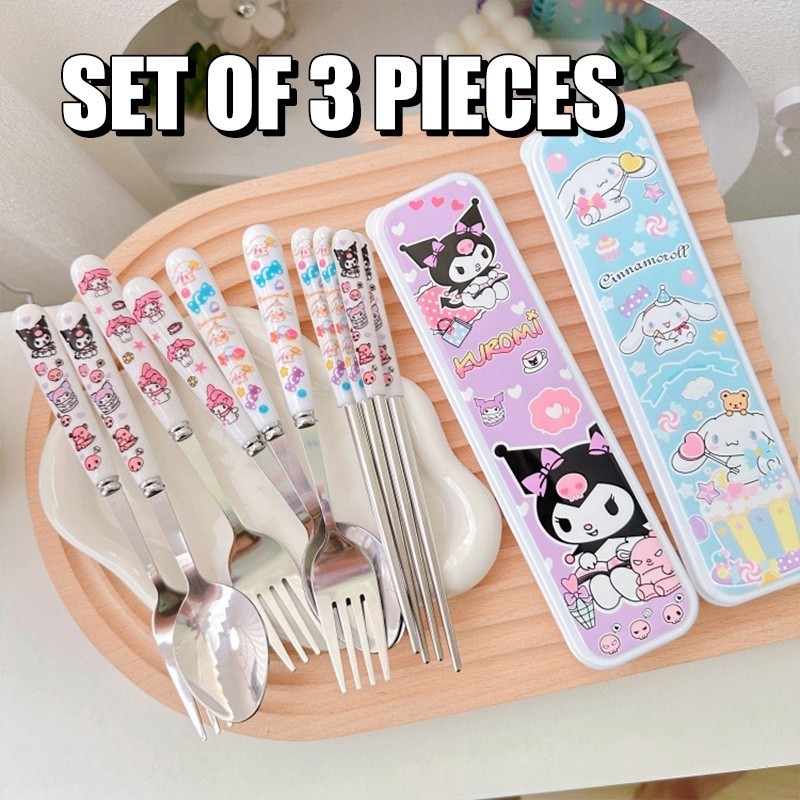 ชุดช้อนส้อม ตะเกียบ สเตนเลส ลายการ์ตูน kawaii Doll Km Ml แบบพกพา พร้อมกล่อง 2024 3 ชิ้น