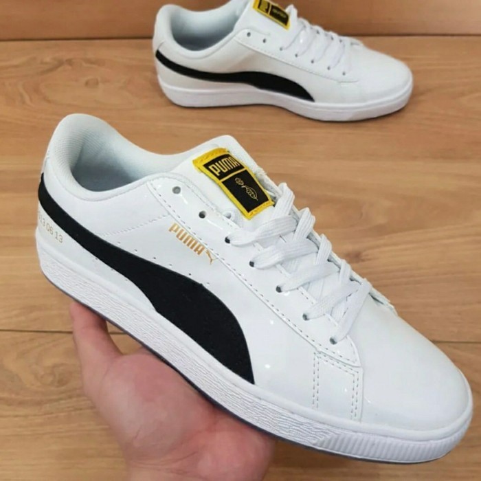 Sepatu Puma X BTS สีขาว สีดำ BNIB  รองเท้ากีฬา