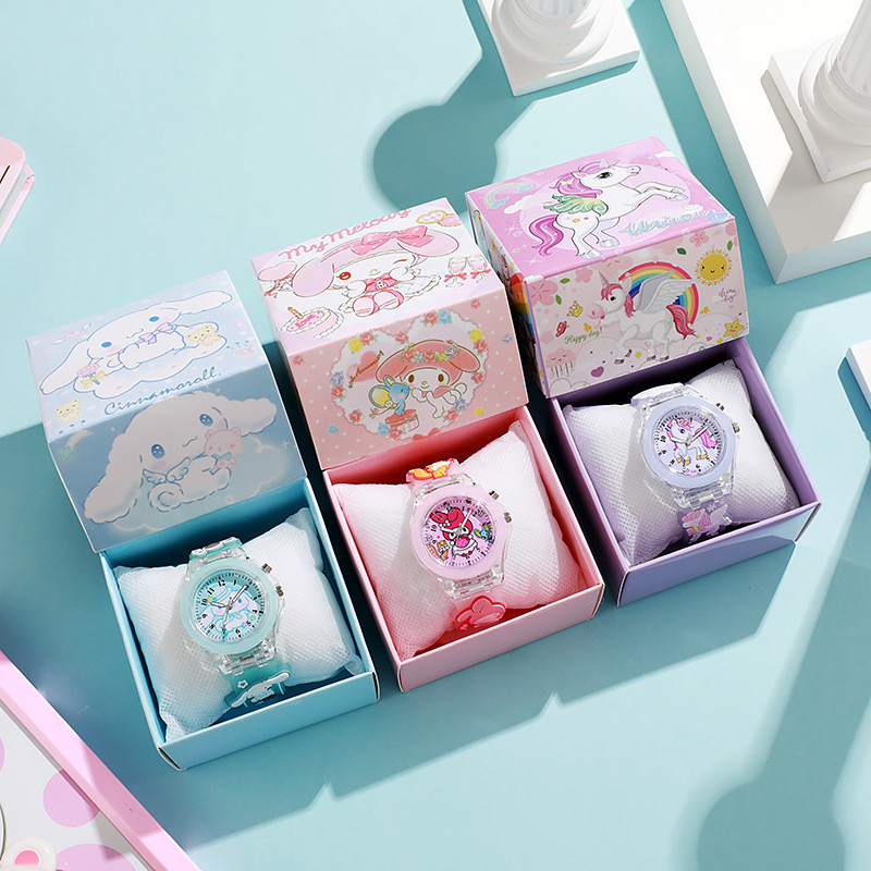SANRIO นาฬิกาข้อมือควอตซ์ ลายการ์ตูน Kuromi Melody Cinnamoroll น่ารัก พร้อมกล่องสี สําหรับเด็กผู้หญิง