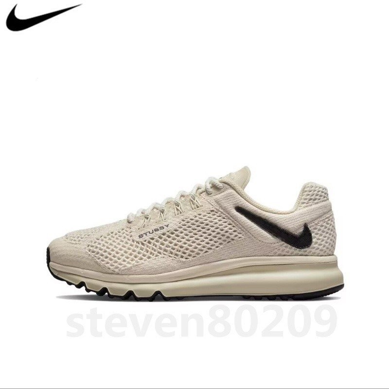 [จัดส่ง 24 ชั่วโมง] STUSSY x Nike Air Max 2013 รองเท้าผ้าใบลําลอง สีดํา สีเบจ เหมาะกับการวิ่งจ๊อกกิ้ง สําหรับผู้ชาย ผู้หญิง DM6447-200 AWUC