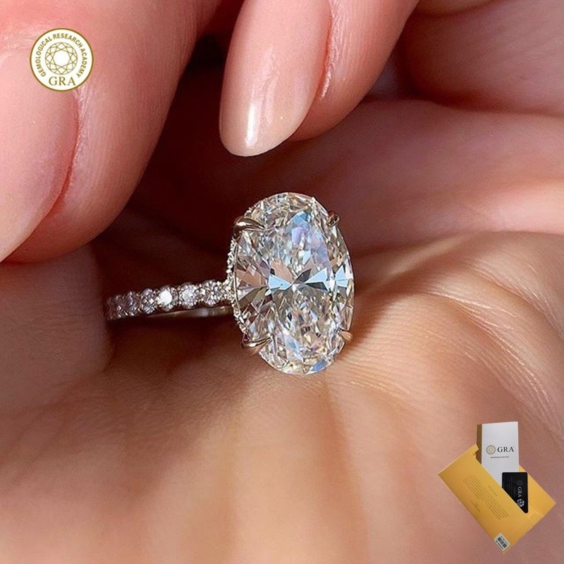 ( พร ้ อมใบรับรอง Gra ) แหวนทองคําขาว Moissanite บุคลิกภาพแฟชั ่ นใหม ่