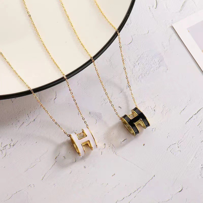 2024 สร้อยคอหญิงอารมณ์เรียบง่าย All-Match Clavicle Chain Influencer h จี้