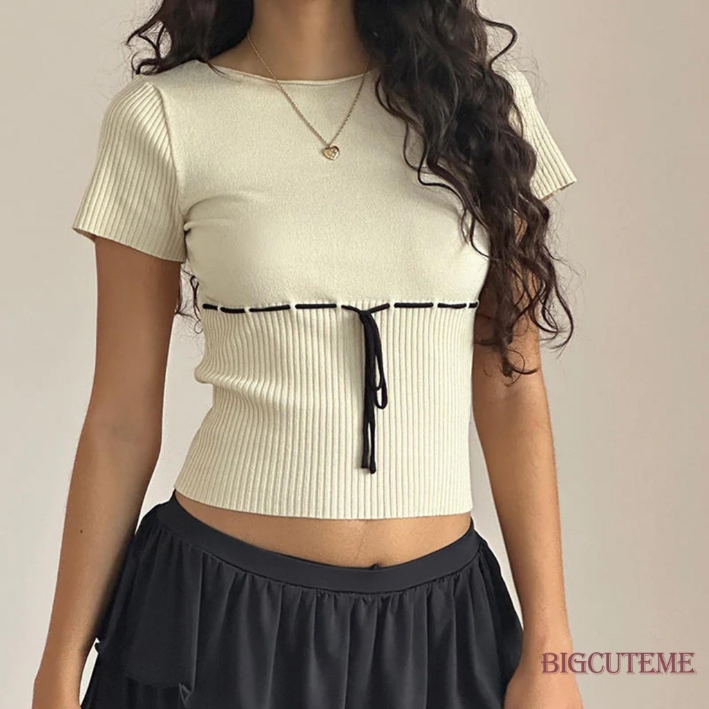 []- เสื้อครอปท็อป คอกลม แขนสั้น แต่งริบบิ้น สีดํา สไตล์สตรีท เหมาะกับฤดูร้อน สําหรับผู้หญิง