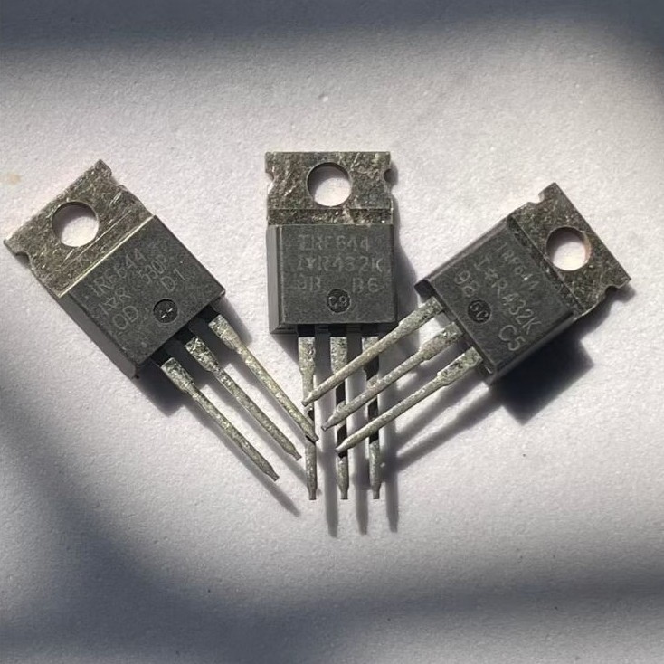 ร้านส่งไว IRF644 MOSFET.  Transistor: MOSFET  of Control Channel: N -Channel