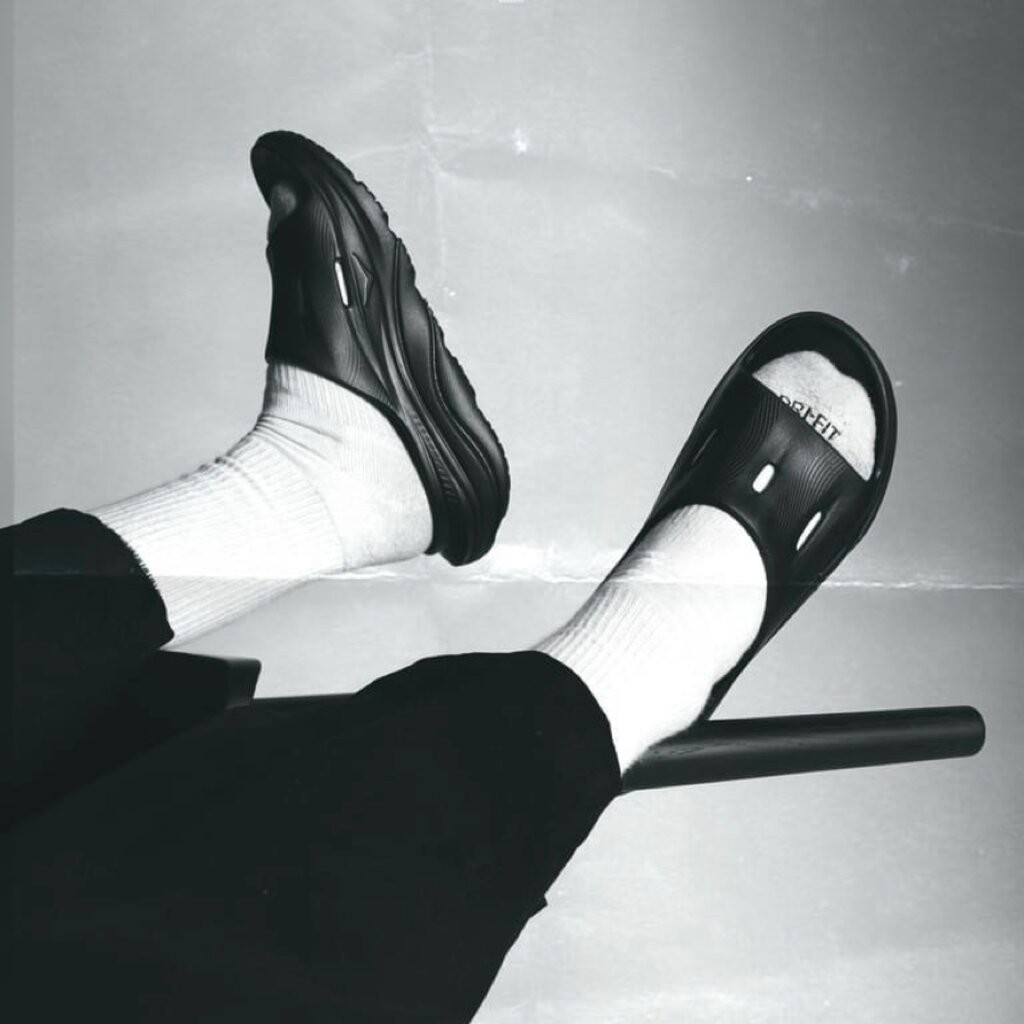 รองเท้า HOKA Ora Recovery Slide 3 ‘TripleBlack’ (M8US)