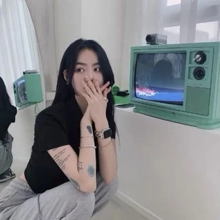 เสื้อเชิ้ตแขนสั้นสตรีสไตล์เกาหลี ดีไซน์รัดรูปเอว เสื้อบนบางแขนสั้นสไตล์สบายโทนเดียว สงกรานต์