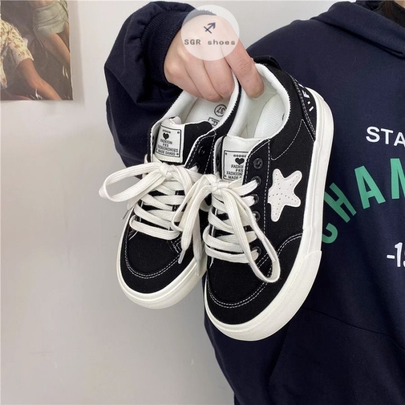 🎀สปอตสินค้า🎀รองเท้าผ้าใบผู้หญิงสไตล์เกาหลีย้อนยุค ins รองเท้าผ้าใบนักเรียนสุดฮิต