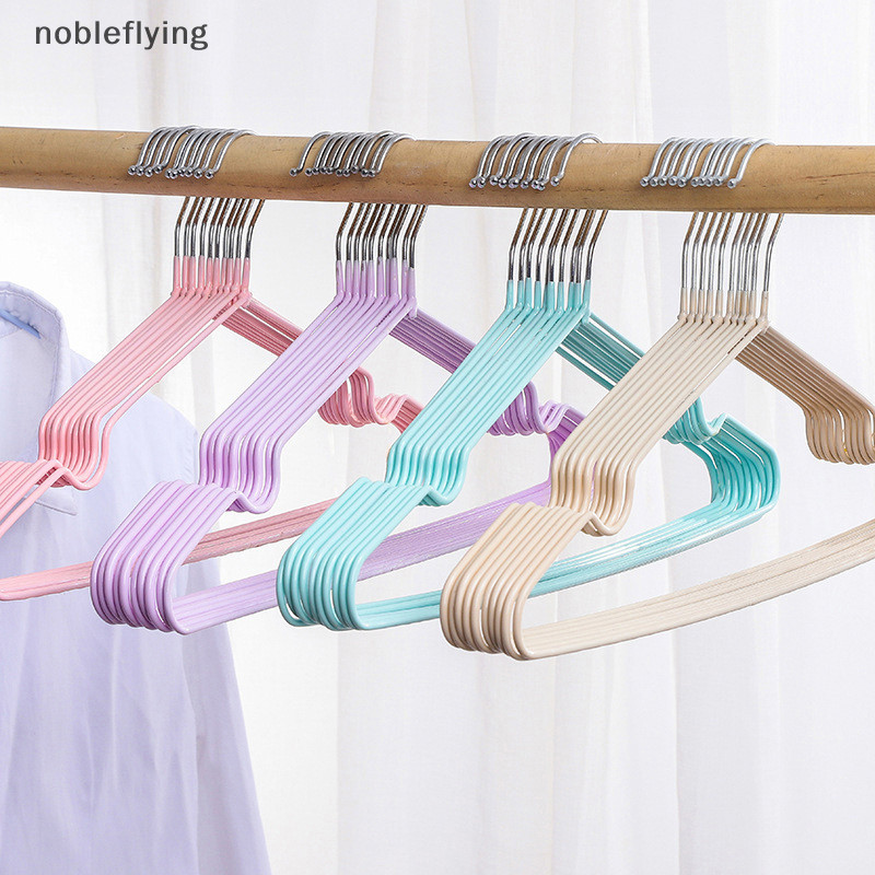 1pcs ไม้แขวนเสื้อโลหะ แบบหนา กันลื่น ของใช้ในครัวเรือน แบบเรียบ สําหรับเด็ก และผู้ใหญ่