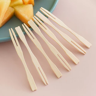 ส้อมจิ้มผลไม้ ไม้ไผ่ ส้อมขนม (100 ชิ้นต่อถุง /9 ซม.)ไม้จิ้มผลไม้ ใช้แล้วทิ้งสะดวกต่อการใช้งาน