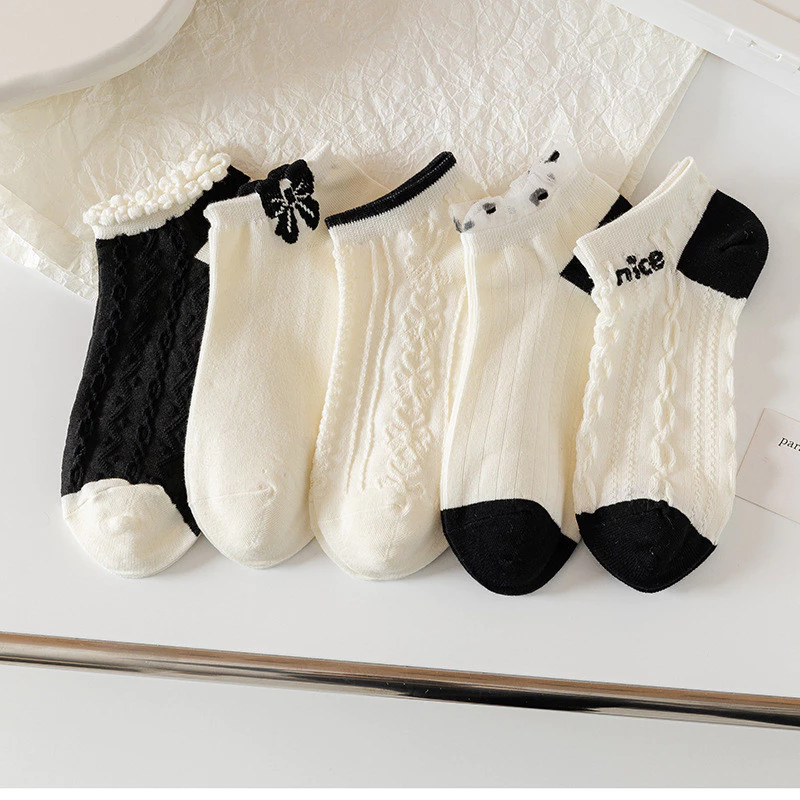 HOME818 [ซื้อ 5คู่ แถม 5คู่] ถุงเท้าแฟชั่น ถุงเท้าสีพื้ ข้อสั้น ใส่ได้ทั้งหญิง-ชาย (ราคา ต่อ 10คู่ )