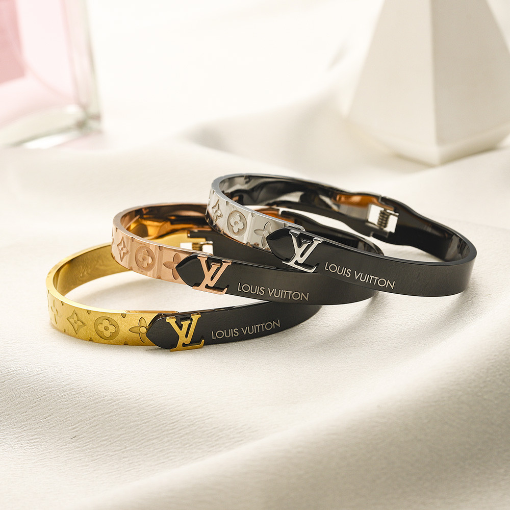 LOUIS VUITTON สร้อยข้อมือลําลอง กําไลข้อมือเหล็กไทเทเนียม แต่งรูกลวง ลายโลโก้ตัวอักษร LV