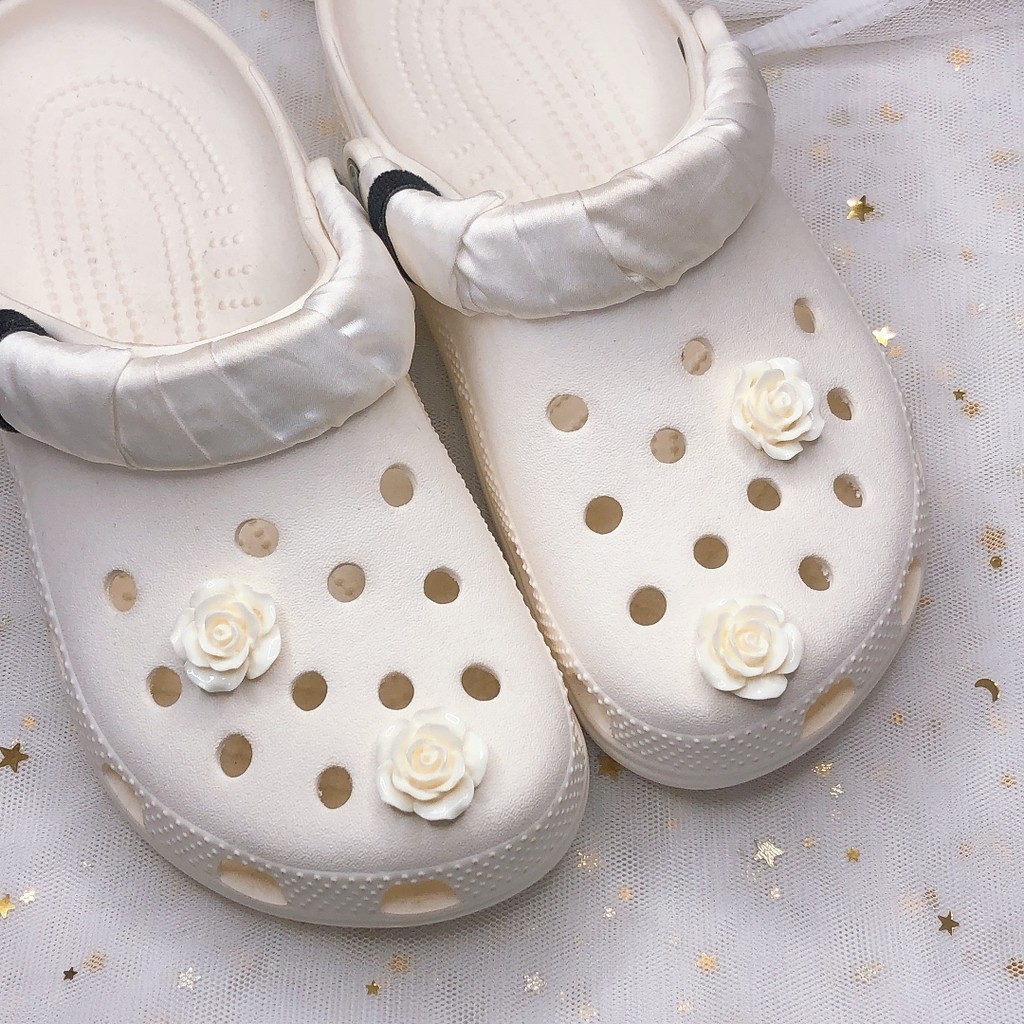 2/4/6/10 ชิ้น【สีเบจโรส】ชุดอุปกรณ์เสริม jibitz croc Clog jibitz หัวเข็มขัดรองเท้า