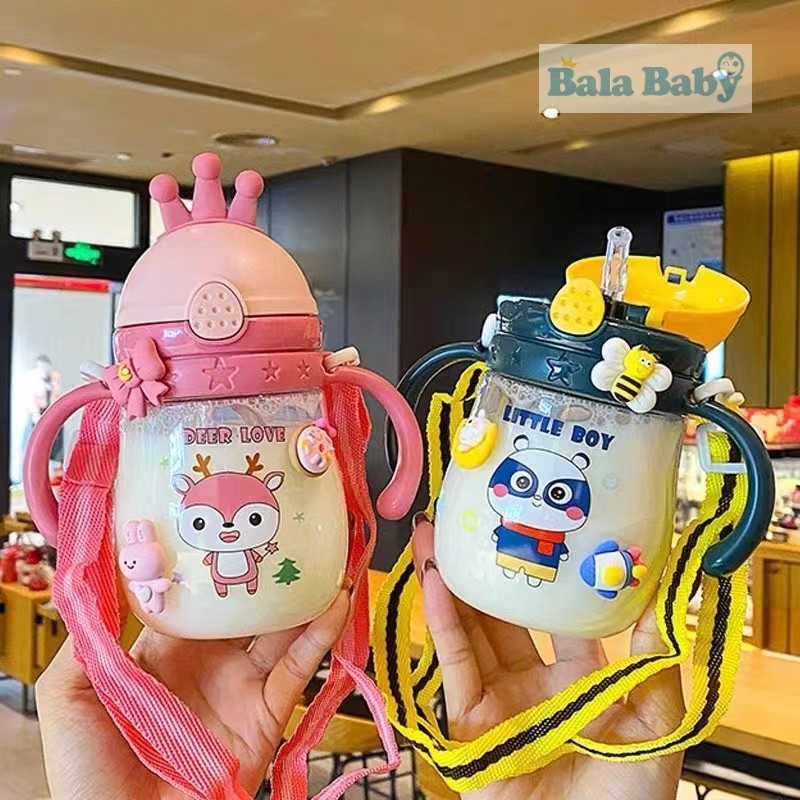 แก้วหัดดูดเด็ก แก้วน้ำเด็ก หลอดเด้ง ไม่ดูดไม่ไหล มีกันสำลัก+สายคล้อง มี 2 ลายให้เลือก SB0101