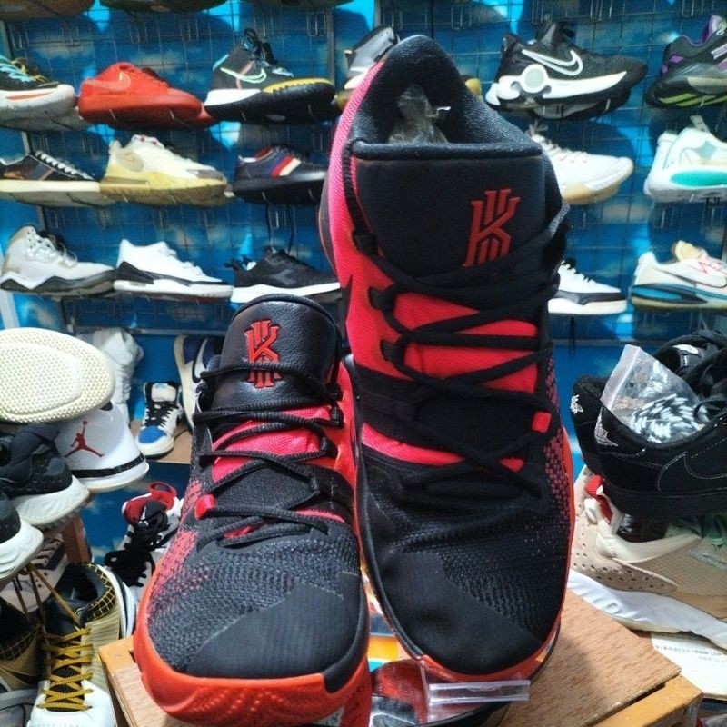 Nike Kyrie( ไซส์ 43 ) แฟชั่น