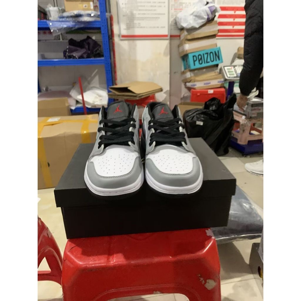 Nike Air Jordan 1 Low Light Smoke Grey 553558-030