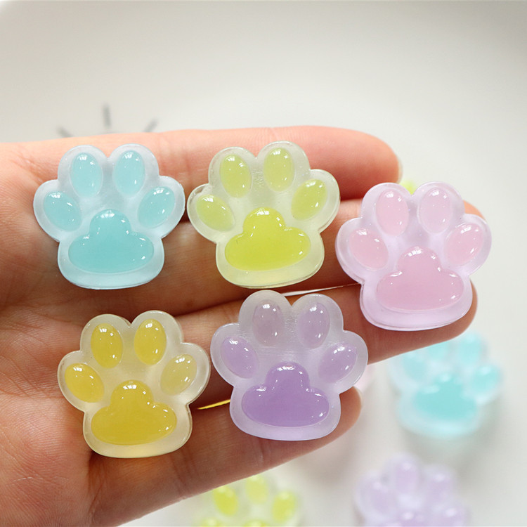 Glow in The Dark jigtas Dog Claw รองเท้า Charms Cat Paw Jibitz croc Luminous คริสตัล Jibits Charm Pin สําหรับเด็กรองเท้าอุปกรณ์ตกแต่ง