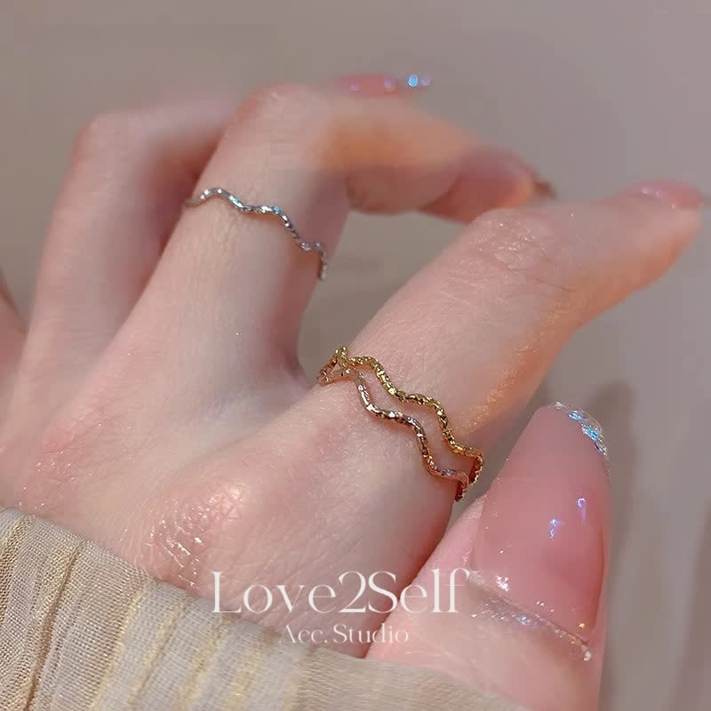 Love2Self J021 Elegant Tiny ผู้หญิงแหวนไม่ซีดจางสแตนเลส Made แฟชั่นรูปแบบคลื่นแหวนสําหรับสาว