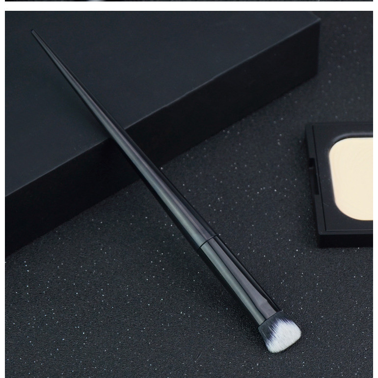KVD40 Detail 刷粉底双面形刷 化妆刷คอนซีลเลอร์แปรงบนทั้งห่อด้านข้างแปรงลาด Dark Circle Acne Mark คอนซีลเลอร์แปร
