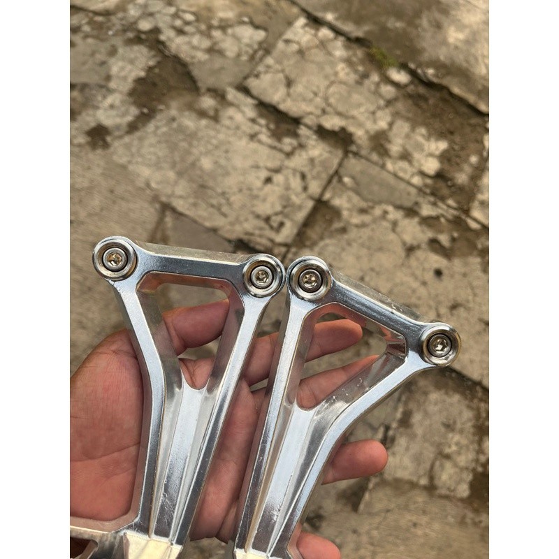 น๊อตขนม Postep มีน็อตกุญแจ 4 ชุด L pnp cb650, revo abs, cbk15, cbk45 Handmade