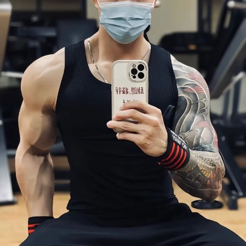 Vulc เสื้อกั๊กผู้ชายเรียบง่ายอเนกประสงค์กีฬาด้าย slim bottoming เสื้อกีฬาระบายอากาศด้านบน