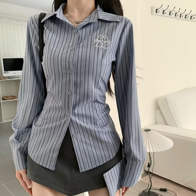 พร้อมส่ง เสื้อเชิ้ตแขนยาว ลายทาง รัดรูป เปิดปลายแขน ดีไซน์เปิดแขนสุดน่ารัก