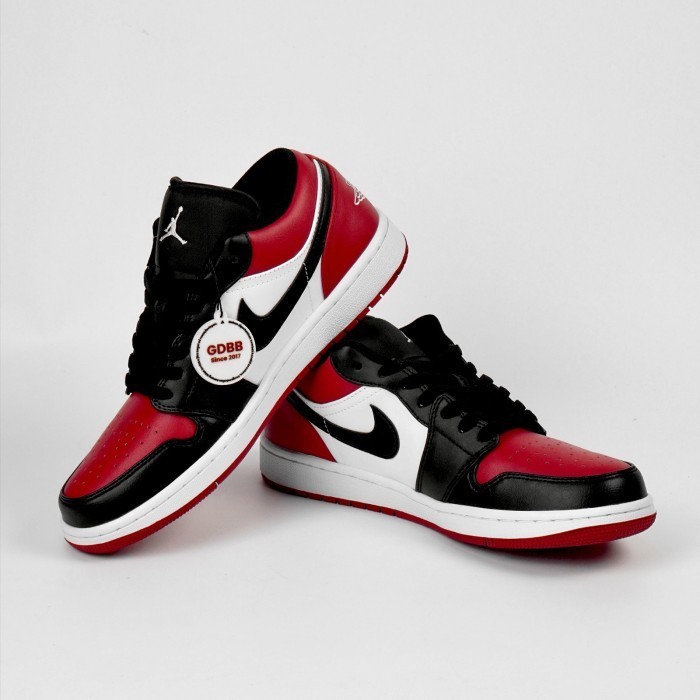 Nike Air Jordan 1 Low Bred Toe Black White Red 2021 - 38