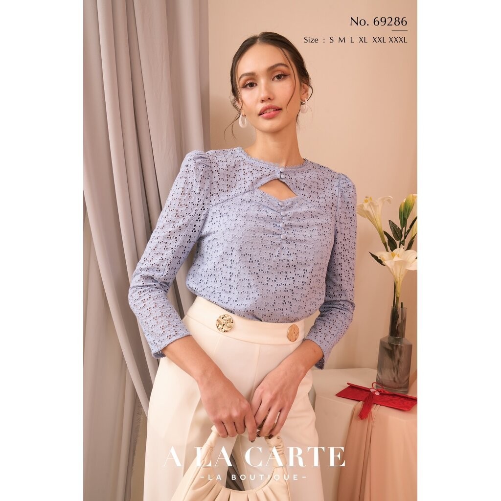 69286 เสื้อ A La Carte ลูกไม้คอตตอนปักฉลุ คอกลม กระดุมปลดได้ เจาะช่วงอก มีซับใน ทรงแขนกระบอก by PENNY CLOTH 888