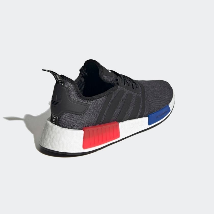 Adidas NMD_R1 (HQ4452) สินค้าลิขสิทธิ์แท้ Adidas รองเท้าผ้าใบ รองเท้าลำลอง