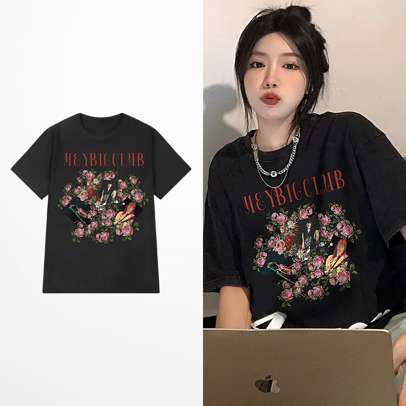 （จัดส่งตลอด 24 ชั่วโมง）Angle Official เสื้อยืดแขนสั้นพิมพ์ลายดอกกุหลาบวินเทจฤดูร้อนสไตล์อเมริกันเสื้อแขนสั้นแมทช์ลุคง่าย