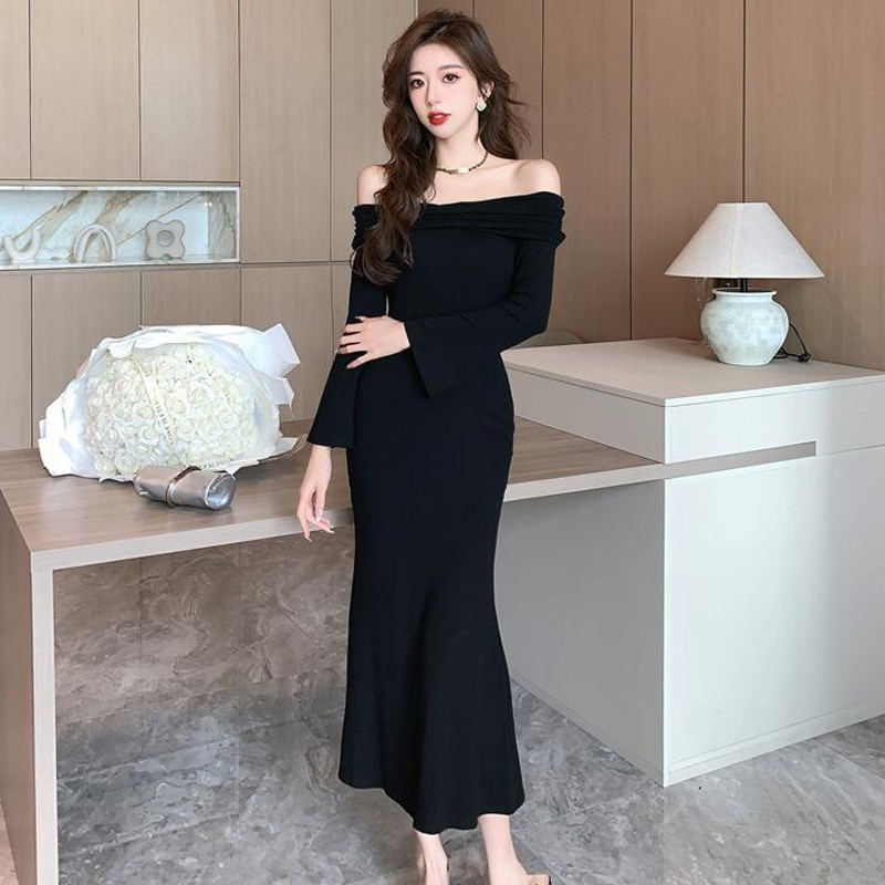 ติดตามรับ✔เดรสออกงาน✨ชุดเดรสชุดราตรี✨ชุดการแสดง✈WDS45572024เซ็กซี่แขนยาว One-คอขนแกะซับ Slim-Fit สะโ